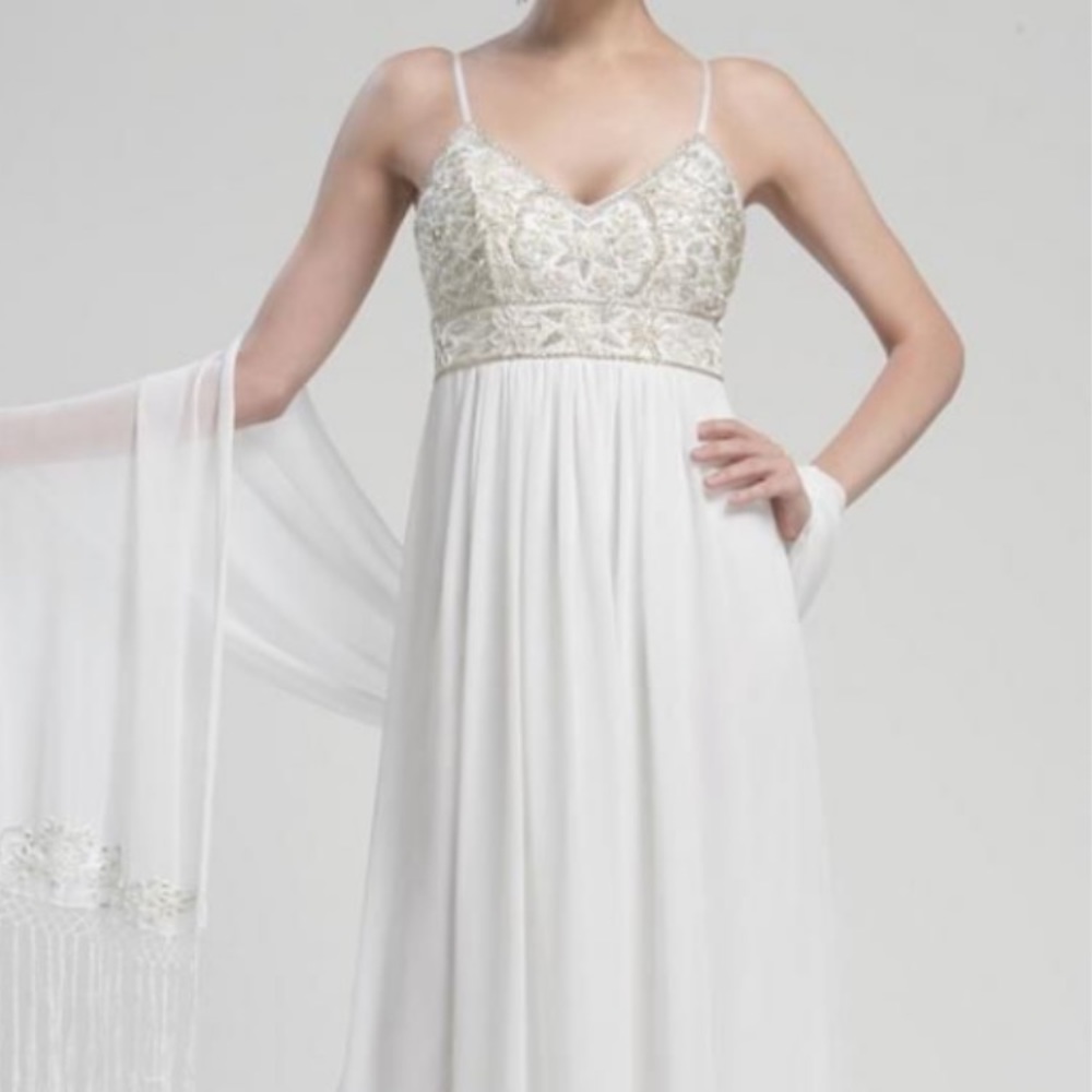 NWT Sue Wong white chiffon dress in size 4